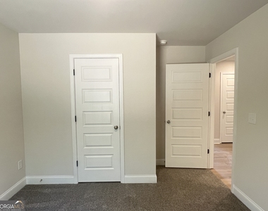 176 Country World Drive - Photo Thumbnail 13