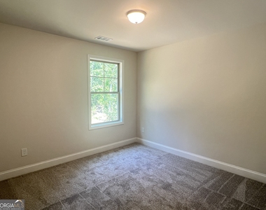 176 Country World Drive - Photo Thumbnail 10