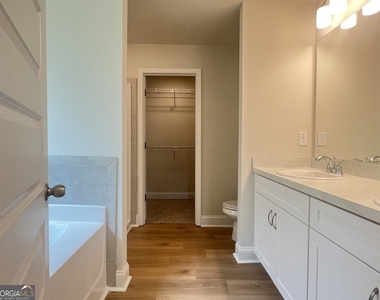 176 Country World Drive - Photo Thumbnail 25