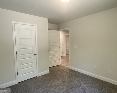 176 Country World Drive - Photo Thumbnail 12