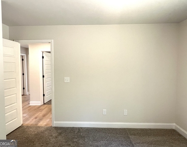 176 Country World Drive - Photo Thumbnail 11