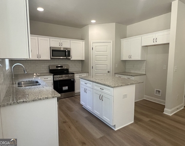 176 Country World Drive - Photo Thumbnail 7