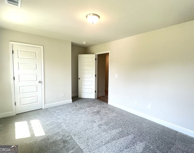 176 Country World Drive - Photo Thumbnail 32