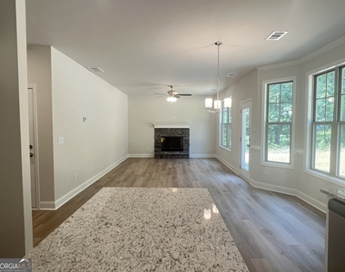 176 Country World Drive - Photo Thumbnail 8