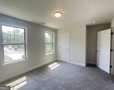 176 Country World Drive - Photo Thumbnail 31