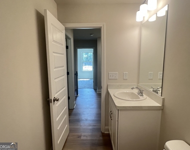 176 Country World Drive - Photo Thumbnail 15
