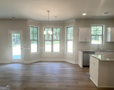 176 Country World Drive - Photo Thumbnail 5