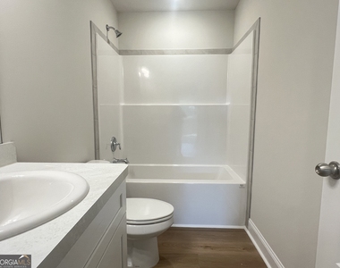 176 Country World Drive - Photo Thumbnail 14