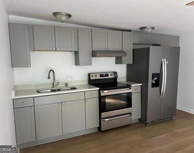 572 Lancelot Drive - Photo Thumbnail 8