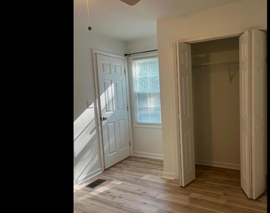 572 Lancelot Drive - Photo Thumbnail 14