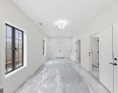 1385 Sylvan Circle Ne - Photo Thumbnail 17