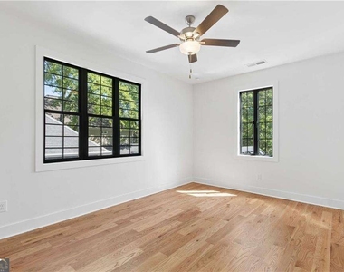 1385 Sylvan Circle Ne - Photo Thumbnail 14