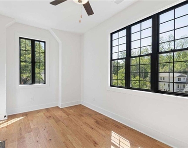 1385 Sylvan Circle Ne - Photo Thumbnail 15