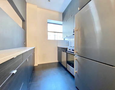 27 Brooklyn Avenue - Photo Thumbnail 5