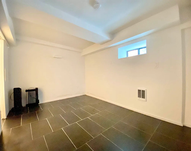 27 Brooklyn Avenue - Photo Thumbnail 9
