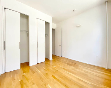 27 Brooklyn Avenue - Photo Thumbnail 1