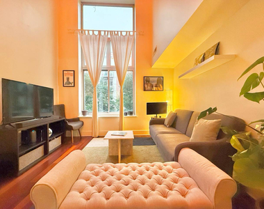 16 Meserole Street - Photo Thumbnail 1
