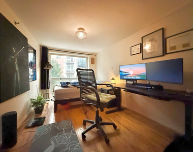 16 Meserole Street - Photo Thumbnail 7