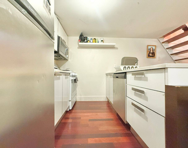 16 Meserole Street - Photo Thumbnail 4