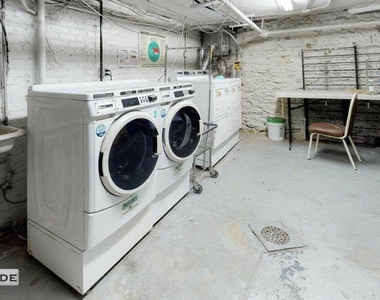257 East 61st Street - Photo Thumbnail 3