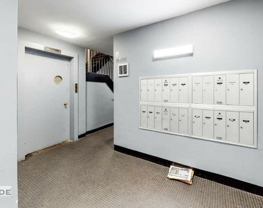 257 East 61st Street - Photo Thumbnail 2