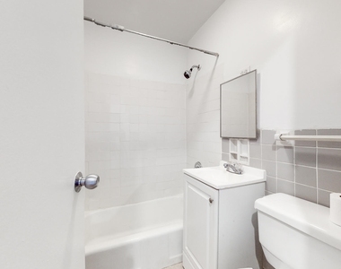 257 East 61st Street - Photo Thumbnail 1