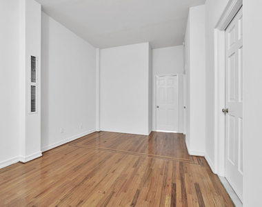 121 Madison Avenue - Photo Thumbnail 2
