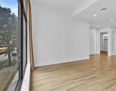 124 East 27th Street - Photo Thumbnail 2