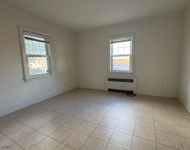 28 Knopf St - Photo Thumbnail 1