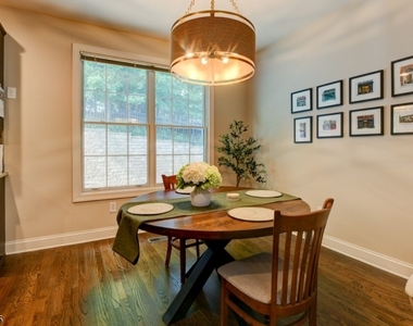 50 Bloomfield Ave - Photo Thumbnail 4