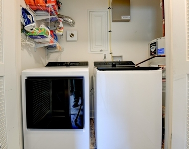 50 Bloomfield Ave - Photo Thumbnail 22