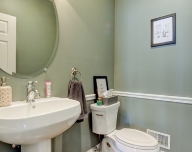 50 Bloomfield Ave - Photo Thumbnail 7