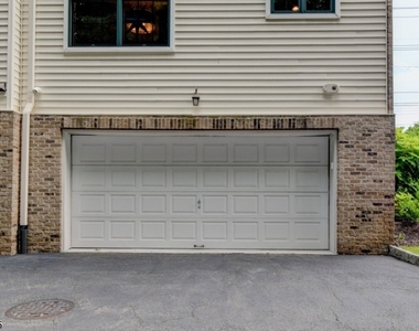 50 Bloomfield Ave - Photo Thumbnail 25