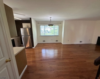 604 Wheatfield Ct. - Photo Thumbnail 6