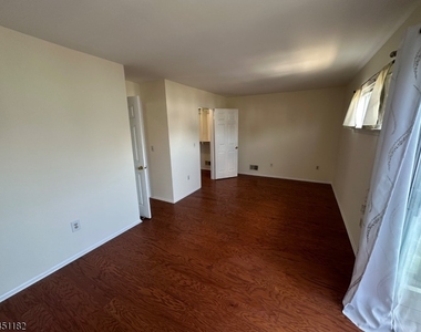 604 Wheatfield Ct. - Photo Thumbnail 13