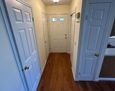 604 Wheatfield Ct. - Photo Thumbnail 10