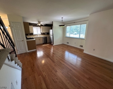 604 Wheatfield Ct. - Photo Thumbnail 5