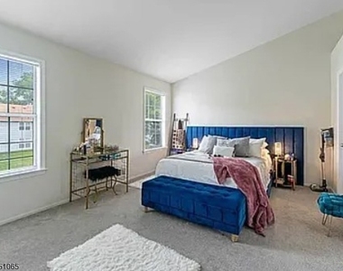 116 Harvest Ln - Photo Thumbnail 8