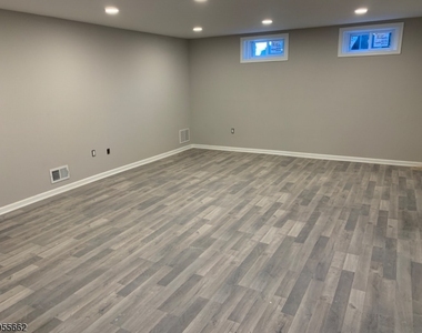 114 Brandywyne Dr - Photo Thumbnail 18