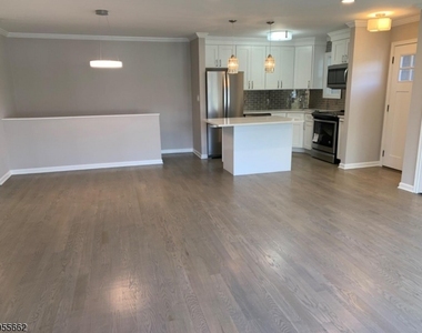 114 Brandywyne Dr - Photo Thumbnail 6