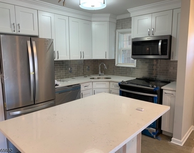 114 Brandywyne Dr - Photo Thumbnail 2
