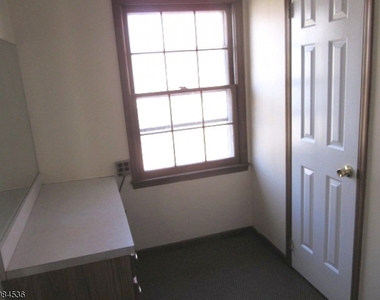 37 1st St - Photo Thumbnail 11