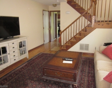 37 1st St - Photo Thumbnail 2