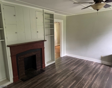 35 N Hillside Ave - Photo Thumbnail 4