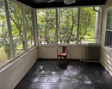 35 N Hillside Ave - Photo Thumbnail 3
