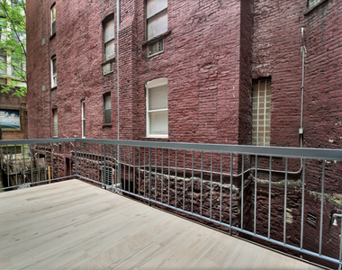 226 East 25th Street - Photo Thumbnail 6