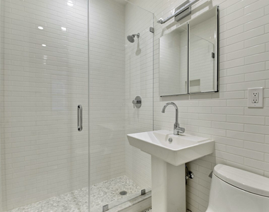 226 East 25th Street - Photo Thumbnail 3