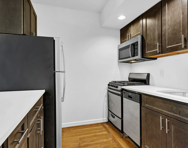 426 West 49th Street - Photo Thumbnail 2