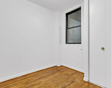 426 West 49th Street - Photo Thumbnail 3