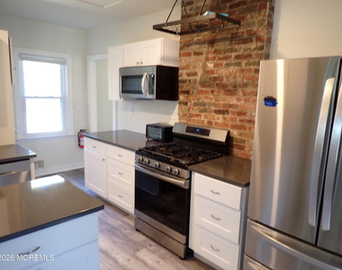 1490 Davidson Avenue - Photo Thumbnail 15